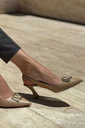 Gökhan Talay Tweety Nude Skin Buckled Mid-Heeled (6 cm) Classic Heeled Shoes