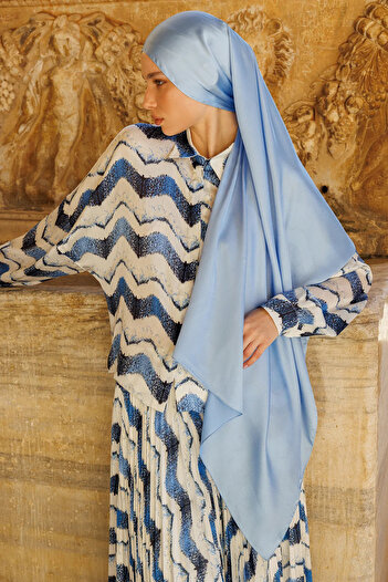 Mooncorn Baby Blue Diamond Aura Shawl