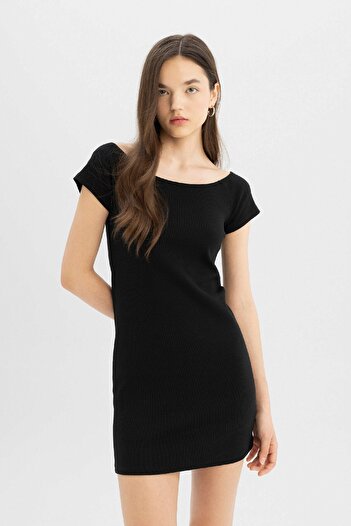 DeFacto Coool Bodycon Vücuda Oturan Kayık Yaka Basic Düz Fitilli Kaşkorse Kısa Kollu Mini Elbise A7362ax24s