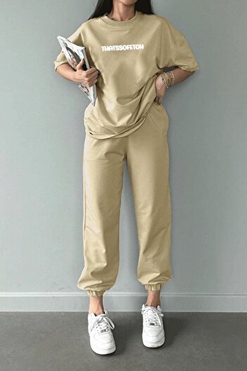CLAYES Thatssofetch T-shirt Sweatpants Jogger - Σετ αθλητικής φόρμας με μπεζ στάμπα κάτω από το επάνω μέρος Oversize Crew Neck
