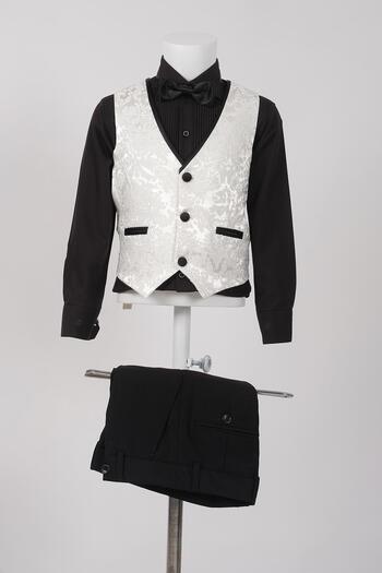 Doctor junior Boy's Tuxedo Suit - Shirtless / Embroidered - Mnvs2290