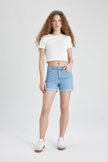 DeFacto Normal Waist Folded Leg Basic Straight Jean Shorts A1959Ax24Sm
