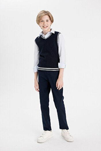 DeFacto Erkek Çocuk Düz Paça Cepli Lacivert Basic Düz Gabardin Okul Pantolonu U3254a624au