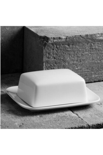 Ambition Porcelain Butter Stand, Kubiko/fala