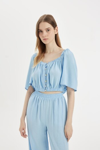 DeFacto Viscose Short Sleeve Regular Fit Blouse - Square Collar, Crinkle D1048AX24HS