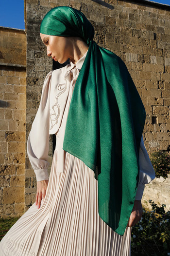 Mooncorn Emerald Diamond Aura Shawl
