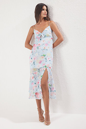 Trendyol Collection Světle modré květinové maxi tkané šaty TWOSS25EL00658