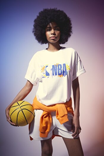 DeFacto DeFactoFit NBA Wordmark Oversize Fit Crew Neck Short Sleeve T-Shirt