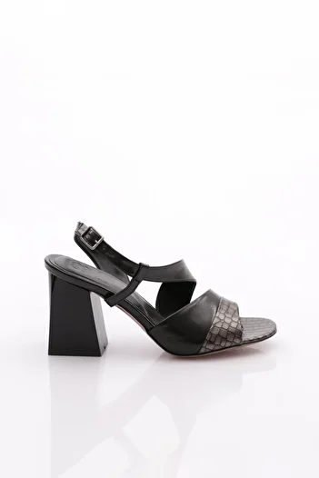 DGN Women's Cross Strap Heeled Shoes Platinum Crocodile 99921033