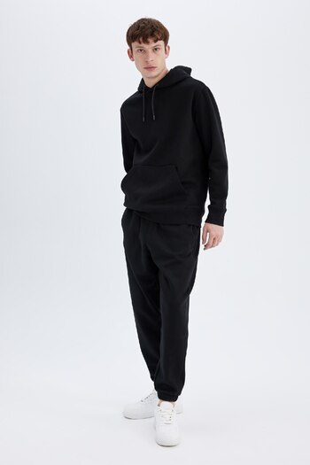 DeFacto Soft Feather Basic Sweatshirt with Hood - Kangaroo Pocket, Regular Fit X8283Az24Au