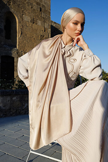 Mooncorn Beige Diamond Aura Shawl