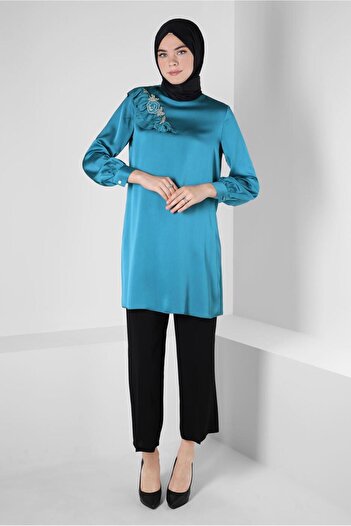 Alvina FLYWHEEL DETAIL SATIN TUNIC 43511