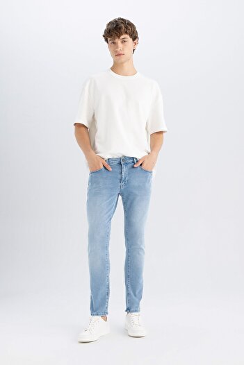 DeFacto Pedro Slim Fit Narrow Fit Regular Waist Narrow Leg Jean Trousers D1832Ax24Au