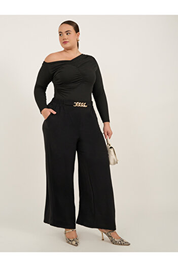 Styli Plus Size Textured Wide Leg Trousers with Chain Buckle Detail