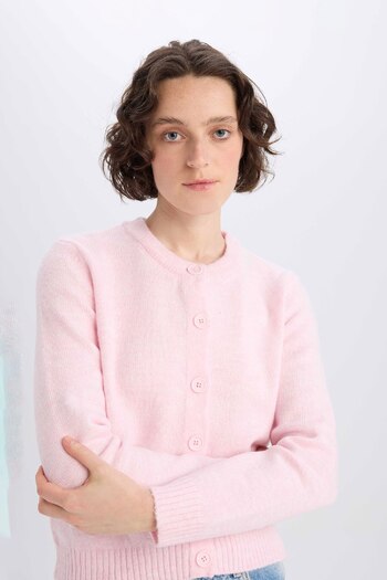 DeFacto Regular Fit Crew Neck Basic Plain Buttoned Soft Touch Soft Knitwear Cardigan E3654Ax25Sp