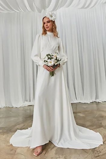 Birgül Bektaş Elena Dress with White Train