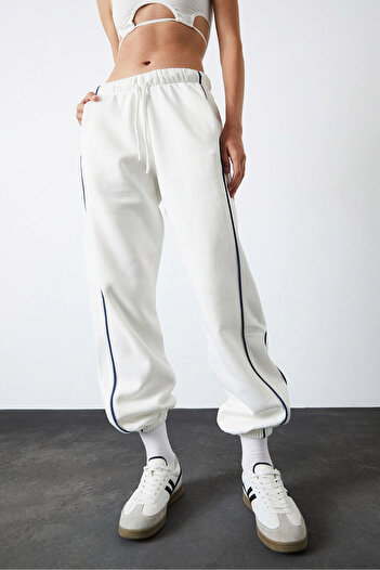 Beyyoglu Jogging Trousers with Piping Detail