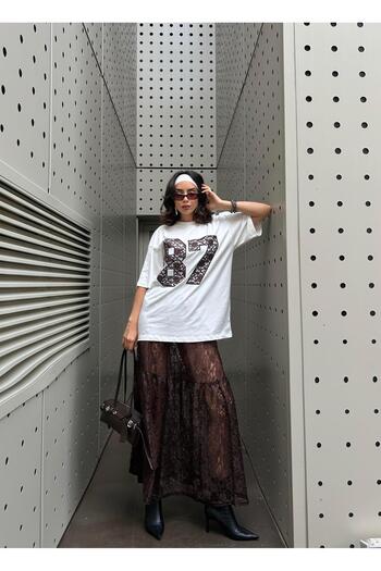 minaaise Brown Unlined Skirt and Embroidered Oversize T-Shirt, 29168 Model