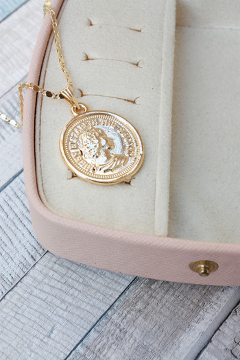 Neva GOLD PLATED BARRY CHAIN ANTIQUE TERM COIN MOTIF MEDALLY NECKLACE