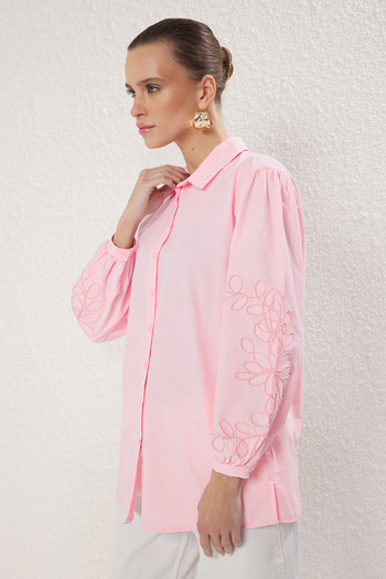 Trendyol Modest Pink Oversize Cotton Woven Shirt with Embroidery Detail on Sleeves Tctss25Tg00024