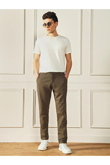 Dennis Lingo By Styli Solid Mid Rise Regular Fit Casual Trouser