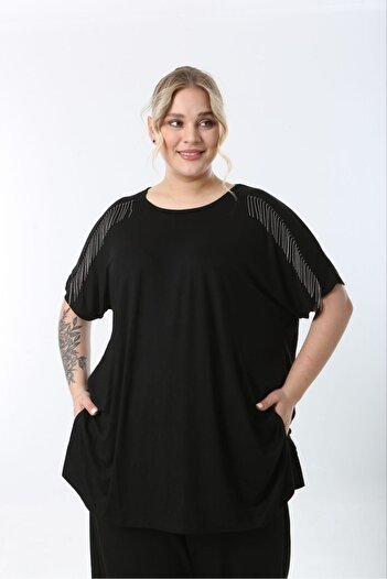 Butik Nilyam Women's Plus Size Crew Neck Shoulder Chain Detailed Stretchy T-Shirt 24736 Black