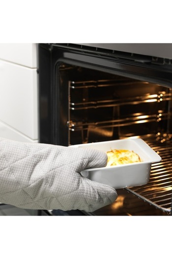 IKEA 365+ White Oven Dish 18x13 cm – Durable, Stackable & Oven-to-Table Baking Dish for Daily Use