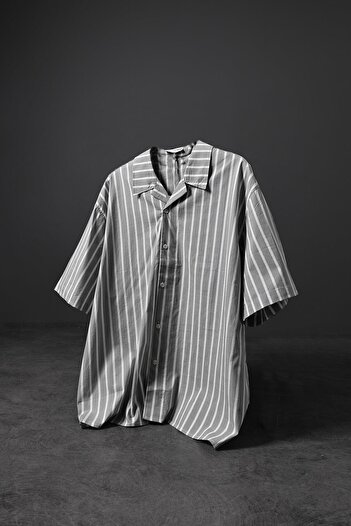 Slatra Men's Khaki Thick Striped Oversize Short Sleeve Shirt