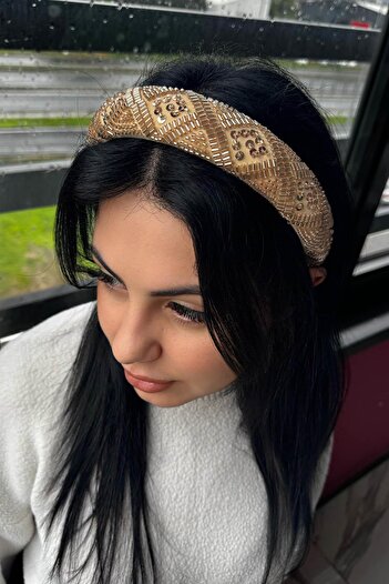 TAKIŞTIR Gold Color Crystal Bead Detailed Crown