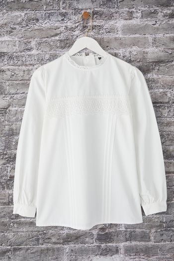 Trendyol Modest Λευκό βαμβακερό υφαντό πουκάμισο με λεπτομέρεια δαντέλας TCTSS25UK00011