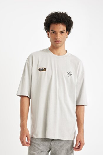 DeFacto 100% Cotton Loose Fit Crew Neck Back Printed Short Sleeve T-Shirt B8950Ax24Au