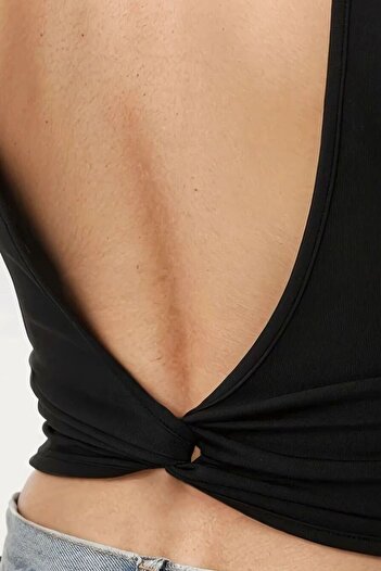 Hiccup Slim Fit Sırtı Açık Kayık Yaka Örme Üst