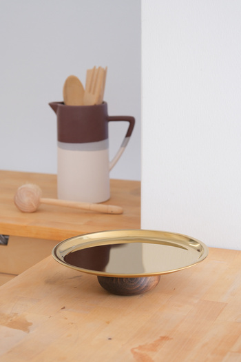 Beige & Stone Wooden Base Gold 23 cm Round Placemat/Dressing Plate Decorative Stand
