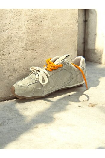 iskarpino Kadın Günlük Hakiki Deri Ortopedik Rahat Tabanlı Çift Renk Bağcıklı Bej Sneaker Süet Spor Ayakkabı
