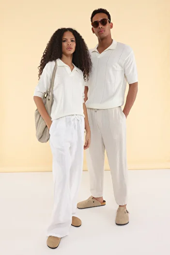 Trendyol Collection Ecru Regular/Normal střih Unisex texturované pletené tričko Polo výstřih TMNSS25PO00024