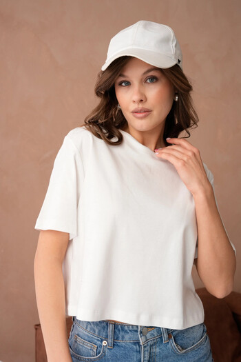 Park Karon Crew Neck Half Crop Basic T-Shirt