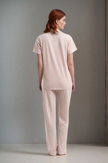 Pierre Cardin Kadın Pembe Çizgili Önden Patlı Kısa Kol Viskon Pijama Takımı Q0.PKI.1RK23