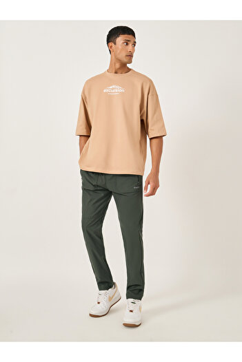 Fort Collins By Styli Men Solid Drawstring Waist Regular Fit Pants