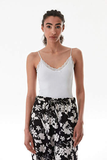 Fulla Moda Ribbed Lace Ribbon Detailed Snap Body