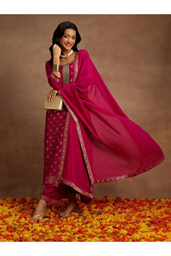 Libas By Styli Printed Straight Kurta and Solid Trouser with Chiffon Dupatta Set