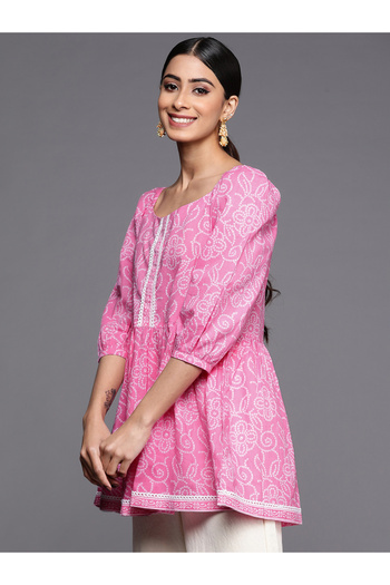 Libas By Styli Printed Balloon Sleeve Lace Detail Kurti Top