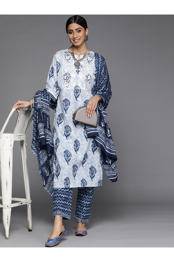 Libas By Styli All-Over Print Kurta and Trouser with Dupatta Set