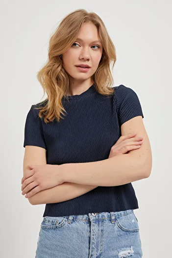 Arma Life Women's Pleated Short Sleeve Summer Navy Crop Blouse