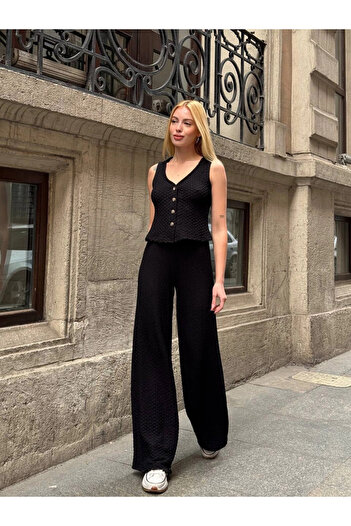 hazelin Women's Black Waistband Seersucker Fabric Trousers