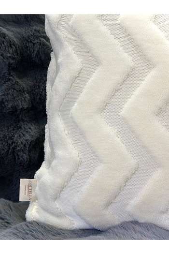 Cottella 2 Pack Bohemian Special Pattern Punch Pattern Decorative Throw Pillow Cover Zigzag Cream Color 43X43 cm