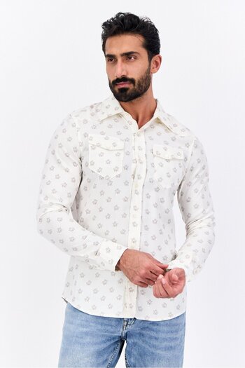 WRANGLER Men Regular Fit Allover Print Long Sleeves Casual Shirt, Beige