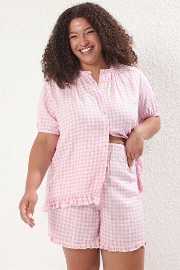 Trendyol Curve Pink Gingham Patterned Ruffle Detailed Pajama Set Tbbss25Ai00053