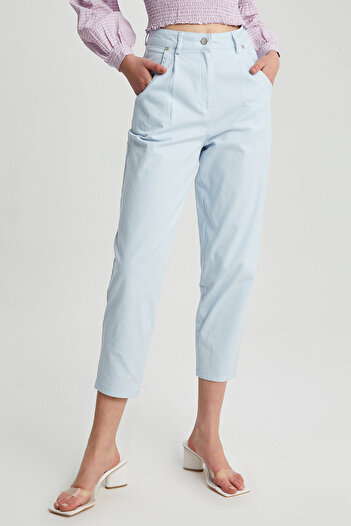 Park Karon Women's Pleat Detailed Carrot Trousers