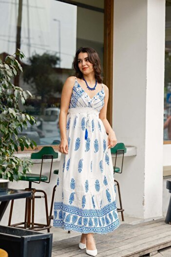 Miss Boheme Beyaz Nakışlı Askılı İtalyan Elbise