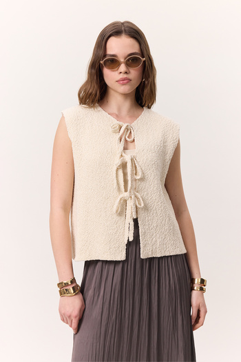 Manuka Lace up Knitwear Vest Vanilla